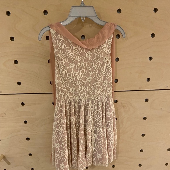 Dance Costume- youth medium - Picture 1 of 2